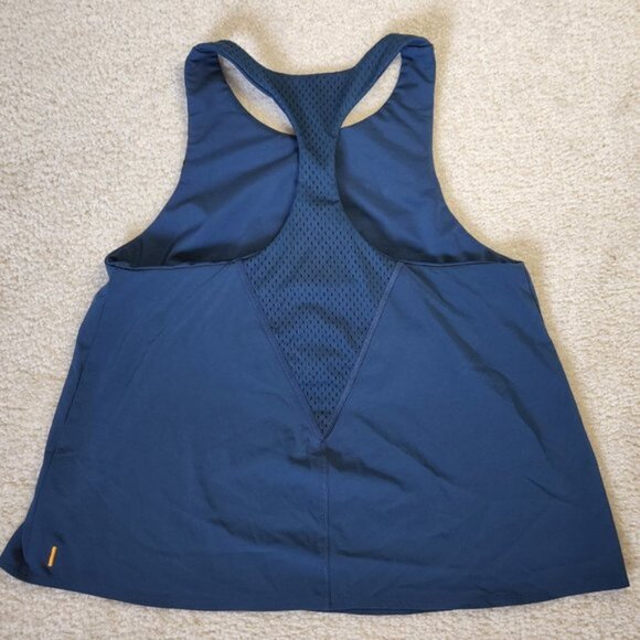 LUCY Light and Free Layer Tank - Picture 5 of 6